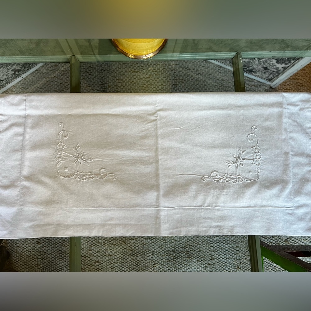 Vintage SET/4 Embroidered Cotton Pillow Covers, White - Picture 6 of 7